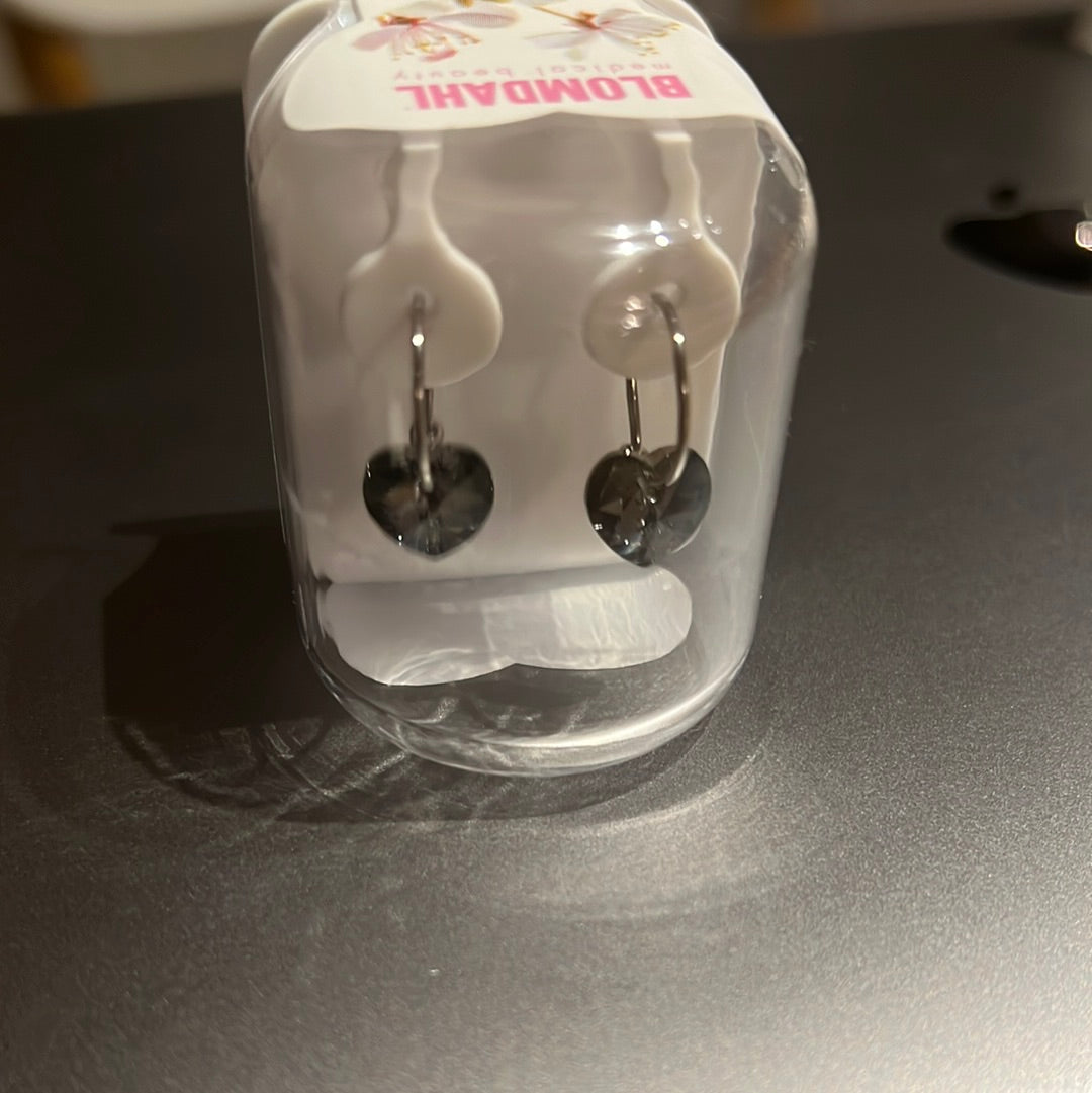 Natural Titanium Heart Grey Diamond 14mm