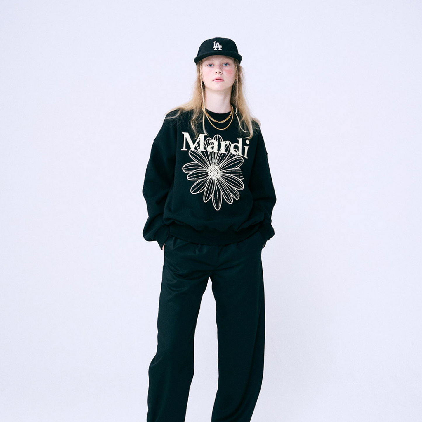 MARDI MERCREDI - SWEATSHIRT FLOWERMARDI - BLACK CREAM