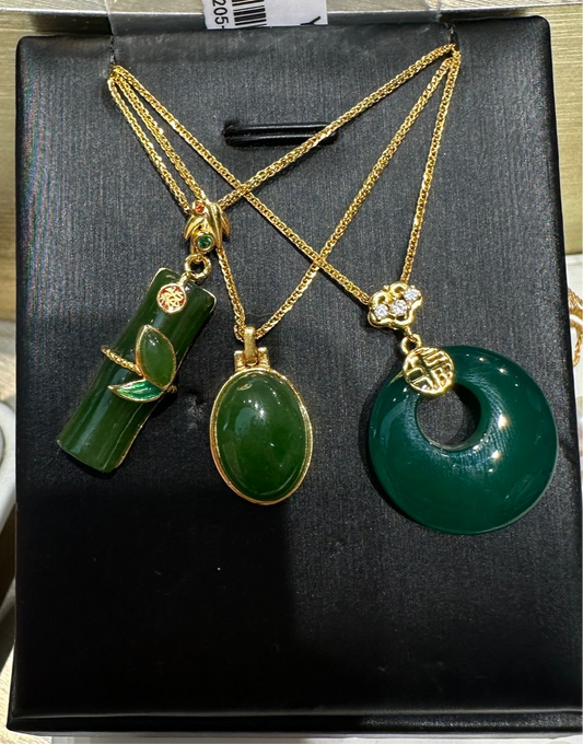 Genuine Green Jade Pedant w/ Necklace 925 Silver (Gold Plated) 48cm H