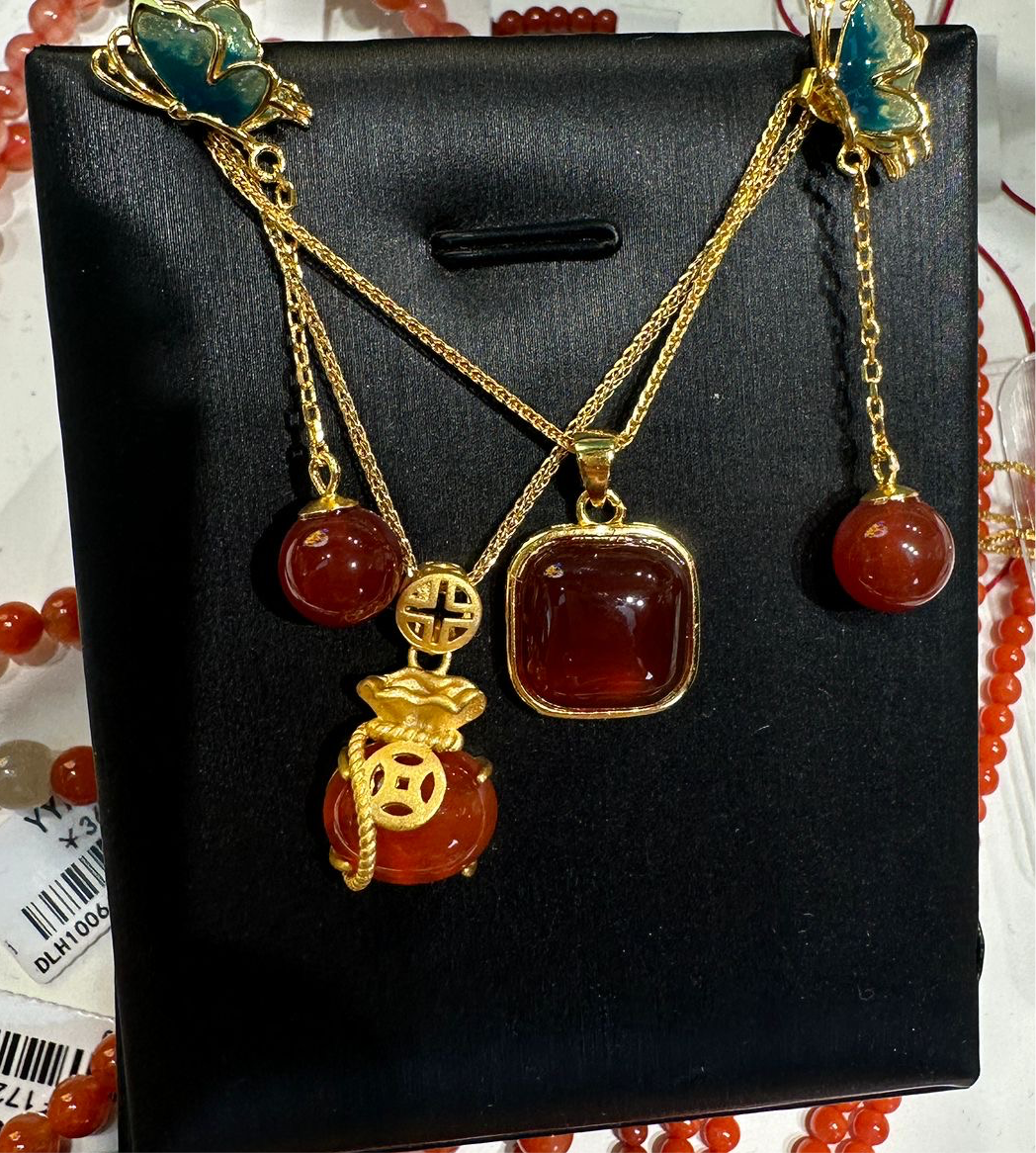 Genuine Red Jade Pedant w/ Necklace 925 Silver (Gold Plated) 48cm N