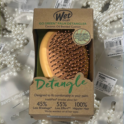 WET Brush Go Green Palm Detangler (Coconut Oil infused Cushion)