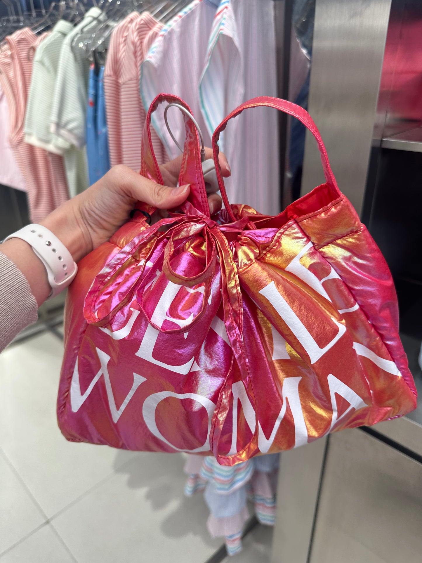 Gentle Woman Dumpling Tote Shiny Red