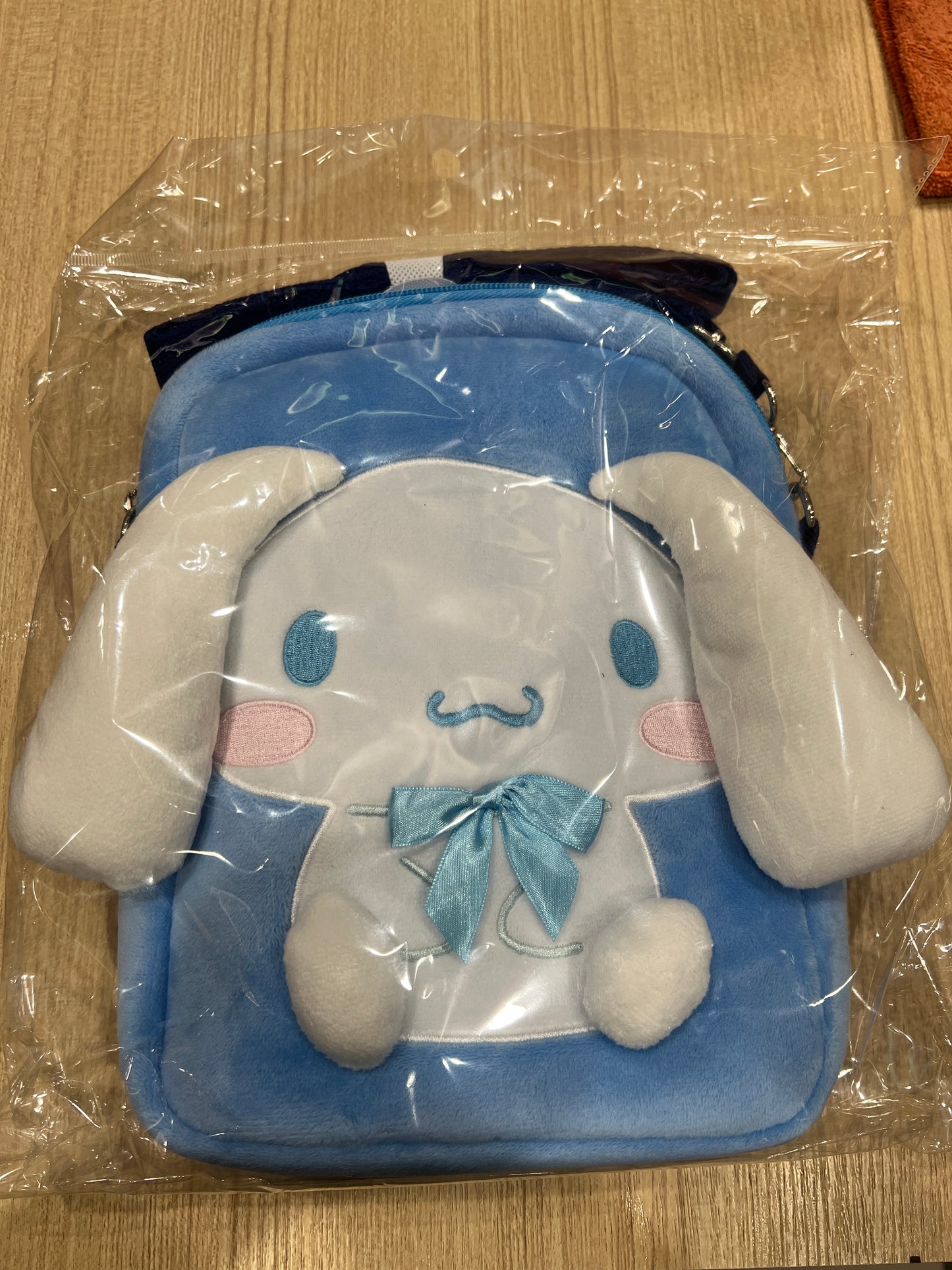 SANRIO Plush Pochette Bag Cinnamonroll