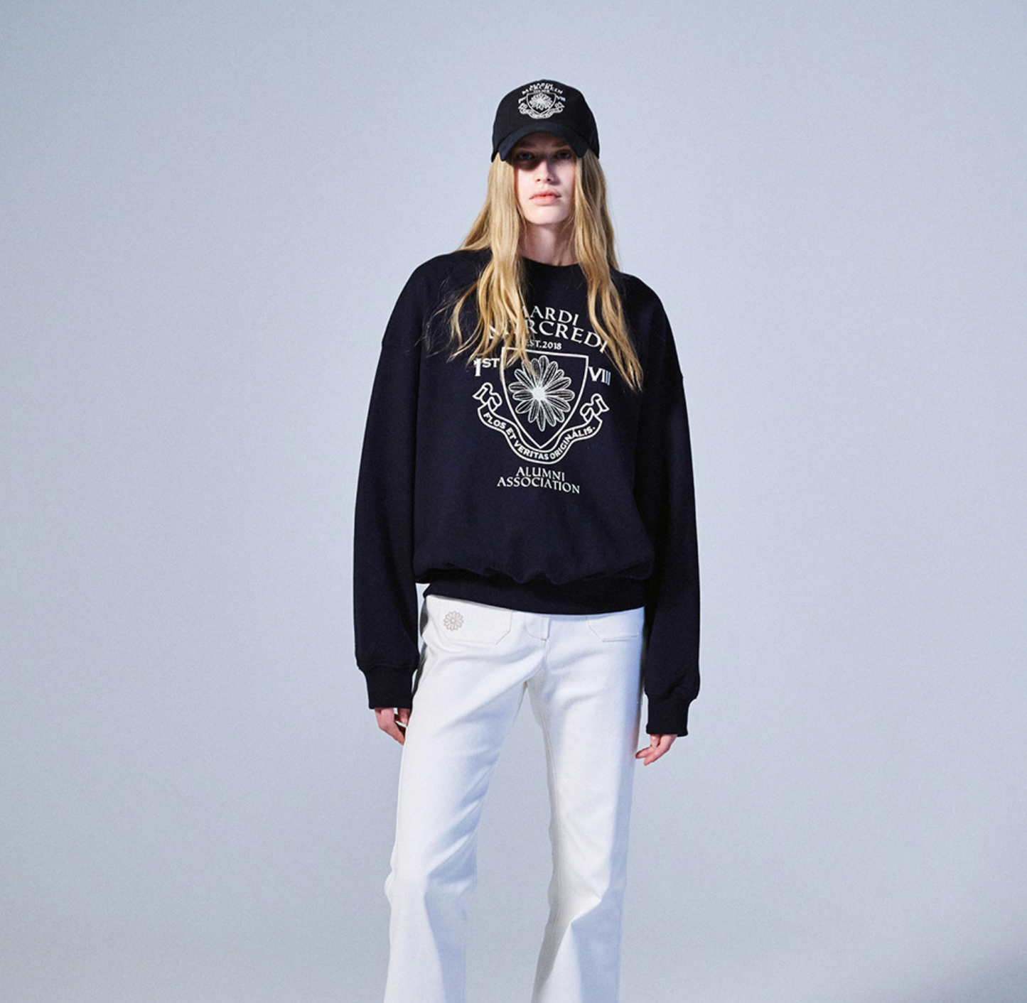 MARDI MERCREDI - SWEATSHIRT ALUMNI EMBLEM - BLACK IVORY