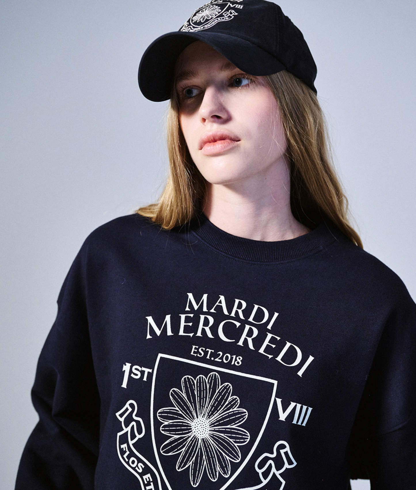 MARDI MERCREDI - SWEATSHIRT ALUMNI EMBLEM - BLACK IVORY